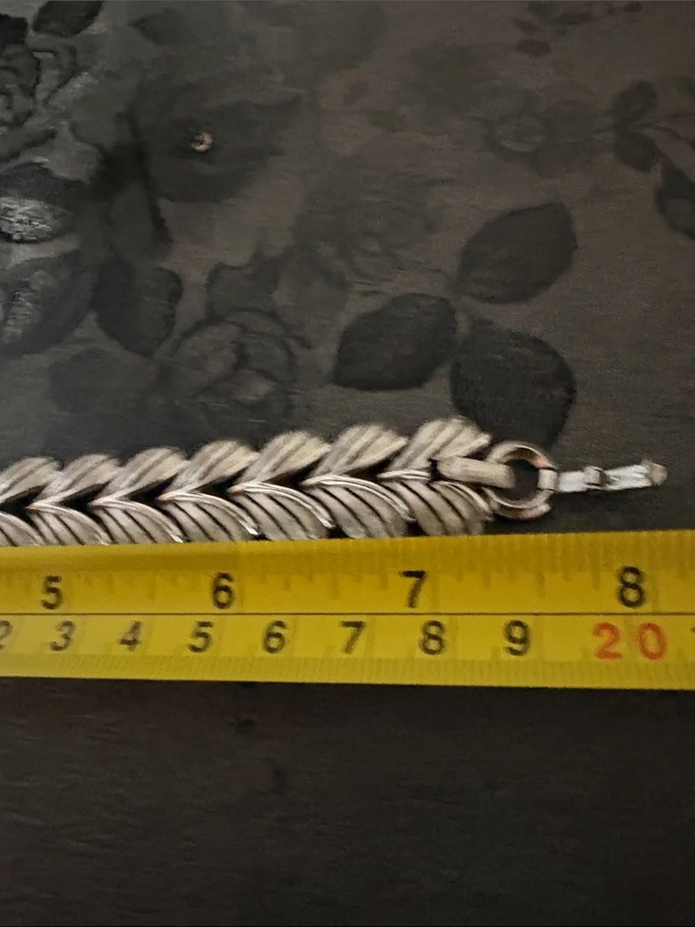 TRIFARI VINTAGE SILVER TEXTURED LEAF LINK 7.5